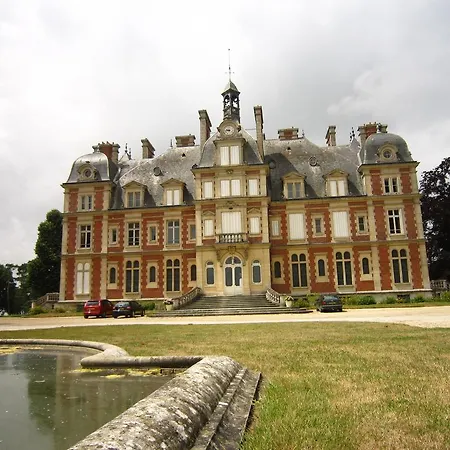 Elegant Castle In With Tennis Court